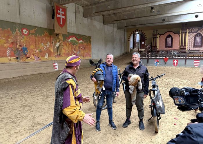 https://www.tvmustra.hu/blog_pic/vascangas1_0_o.jpg